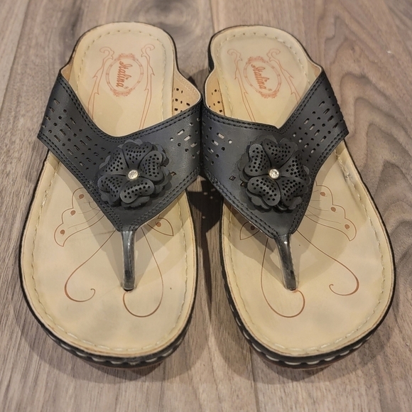 Italian Sandals - Picture 2 of 7